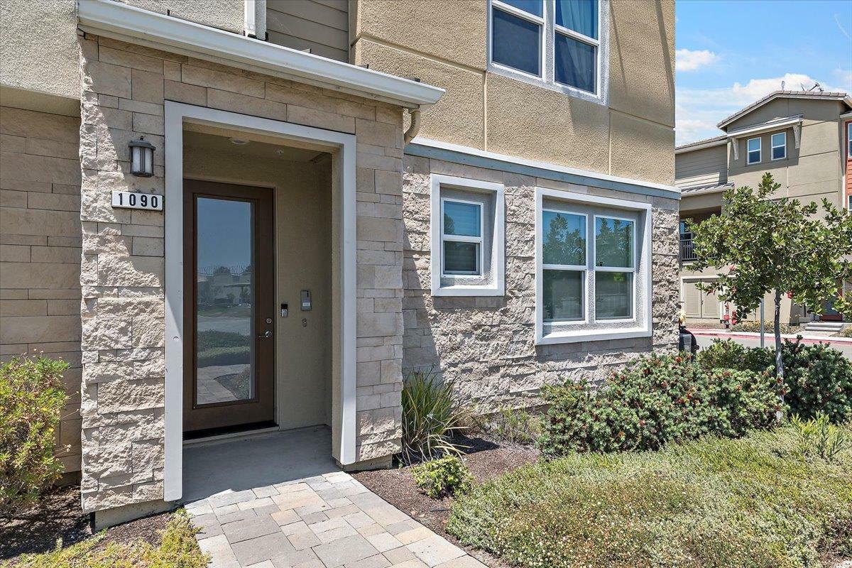 Property Photo: 1090 California Circle CA 95035