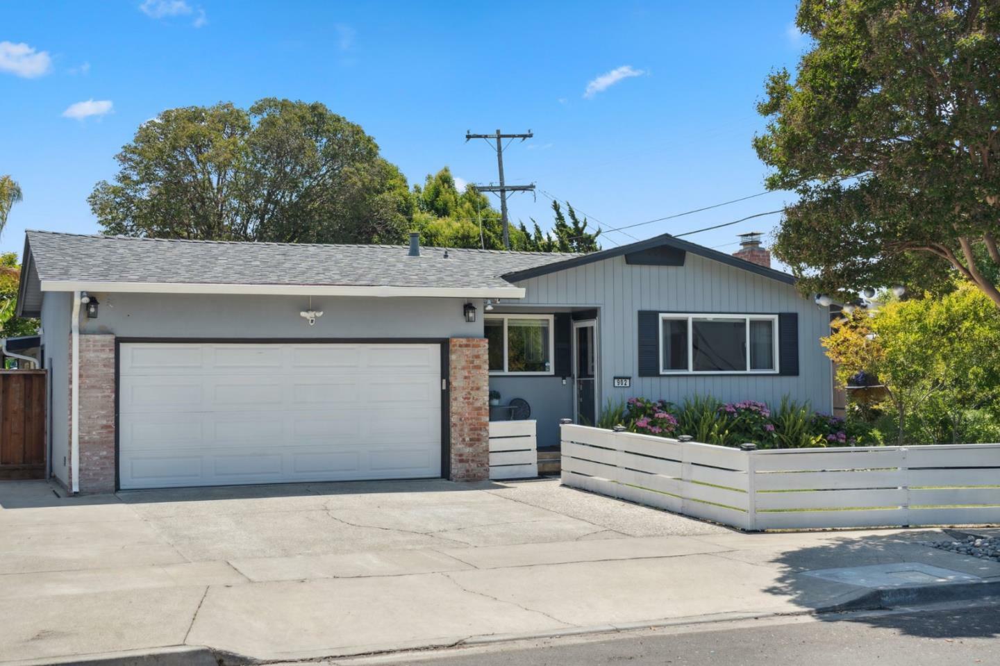 Property Photo:  902 Coachella Avenue  CA 94085 