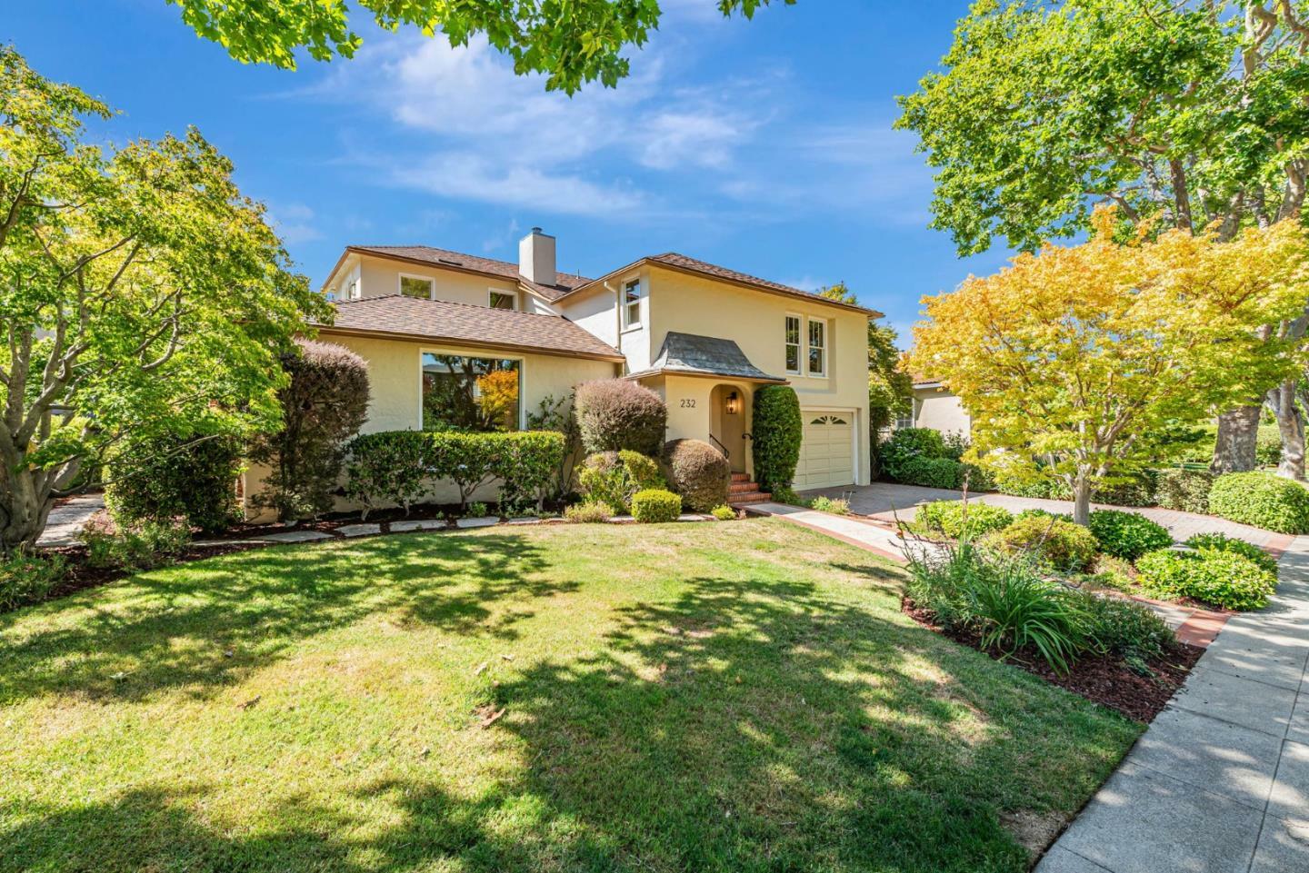 Property Photo: 232 Castilian Way CA 94402