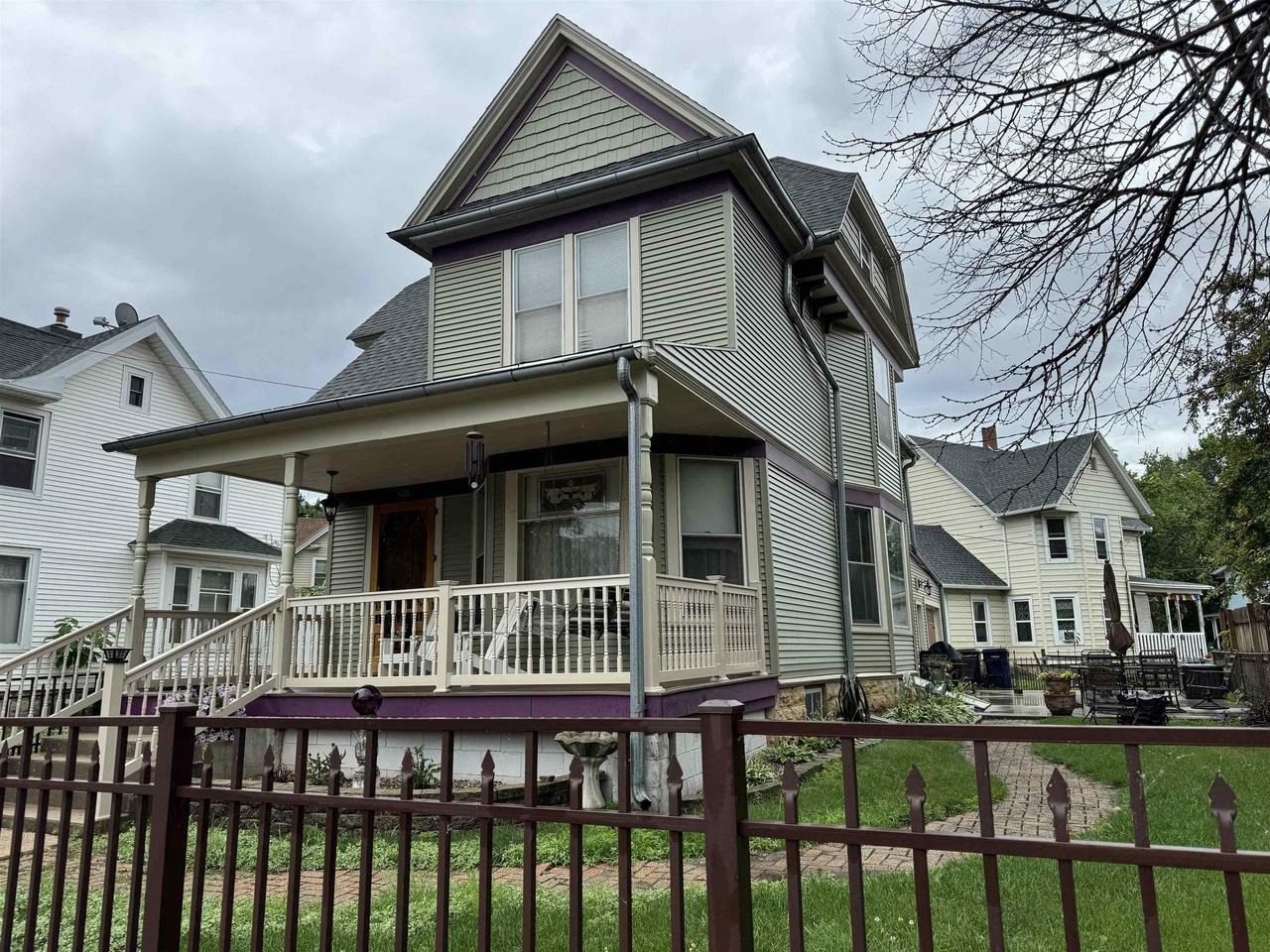 Property Photo: 621 Prospect Avenue WI 53545