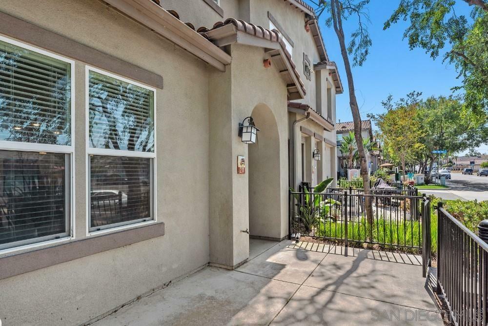Property Photo: 211 Calle Del Sol CA 92083