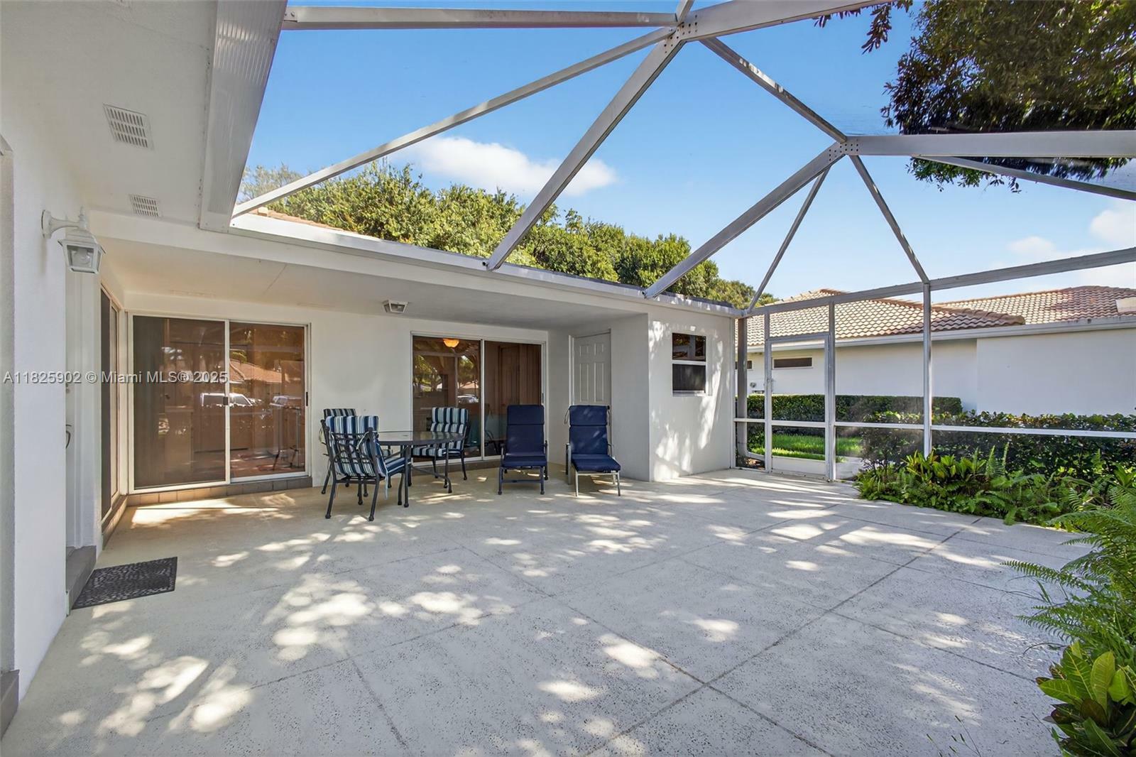 Property Photo: 7102 Geminata Oak Ct 7102 FL 33410