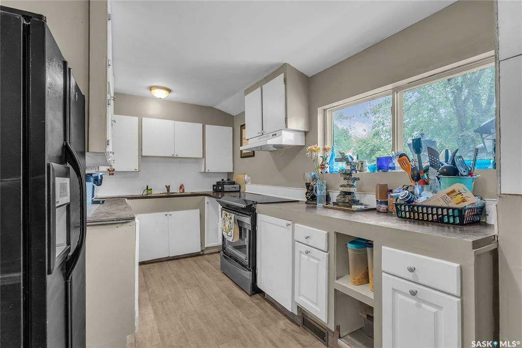 Property Photo: 430 I Avenue S SK S7M 1Y4