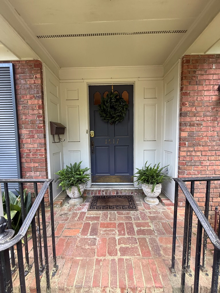 Property Photo: 1617 Choctaw St AL 36303