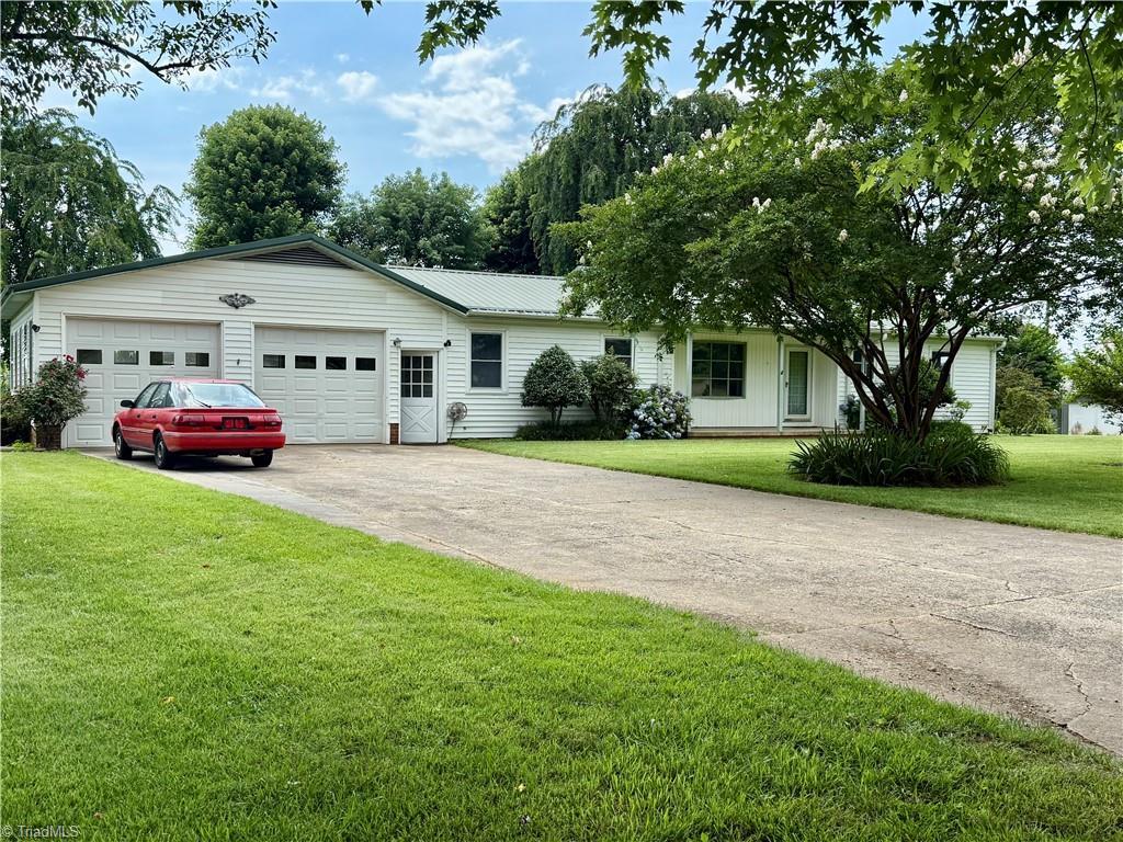 Property Photo: 1717 Byrd Road NC 28669
