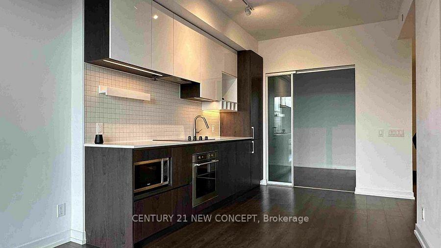 Property Photo: 950 Portage Parkway 915 ON L4K 0J7