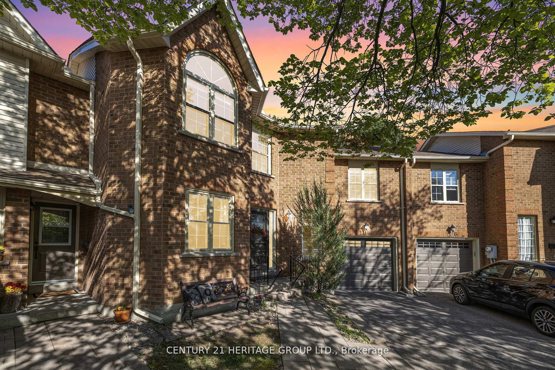 Photo de la propriété: 108 Ashley Place 44 ON L4G 6H5