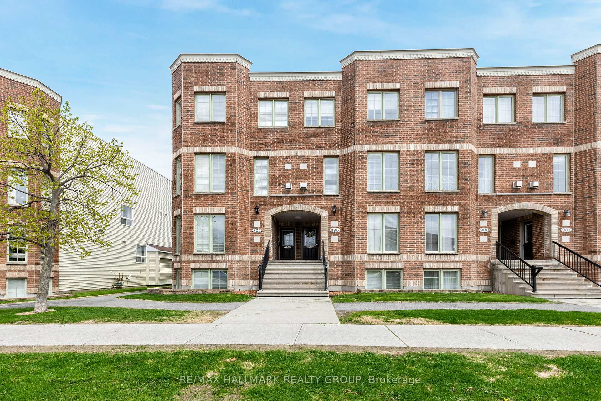 896 Longfields Drive  Barrhaven ON K2J 5K6 photo