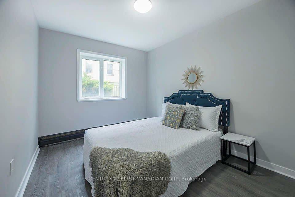 Property Photo: 871 Adelaide Street N 105 ON N5Y 2M2