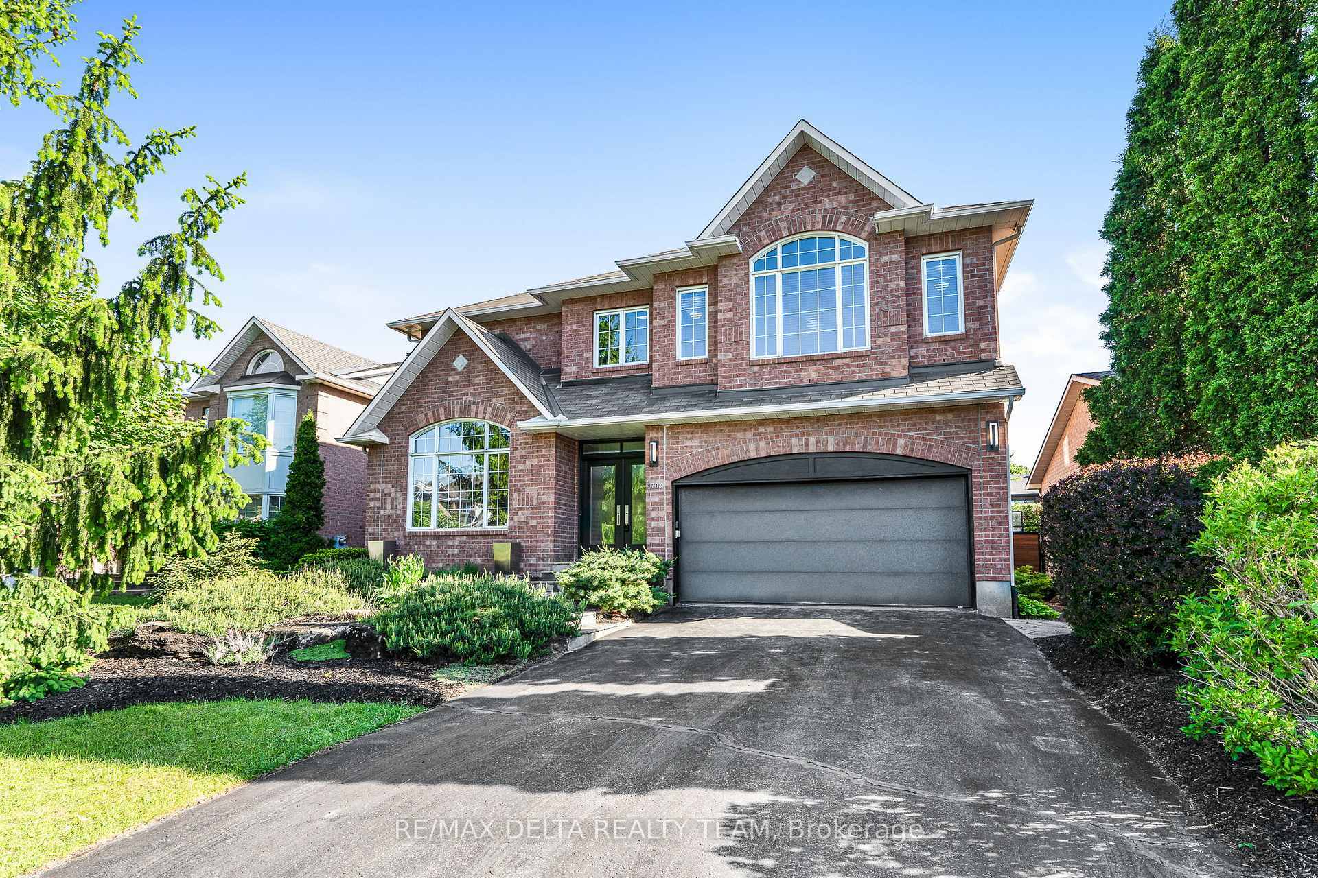 Property Photo: 1703 Des Sapins Gardens ON K1C 8E3