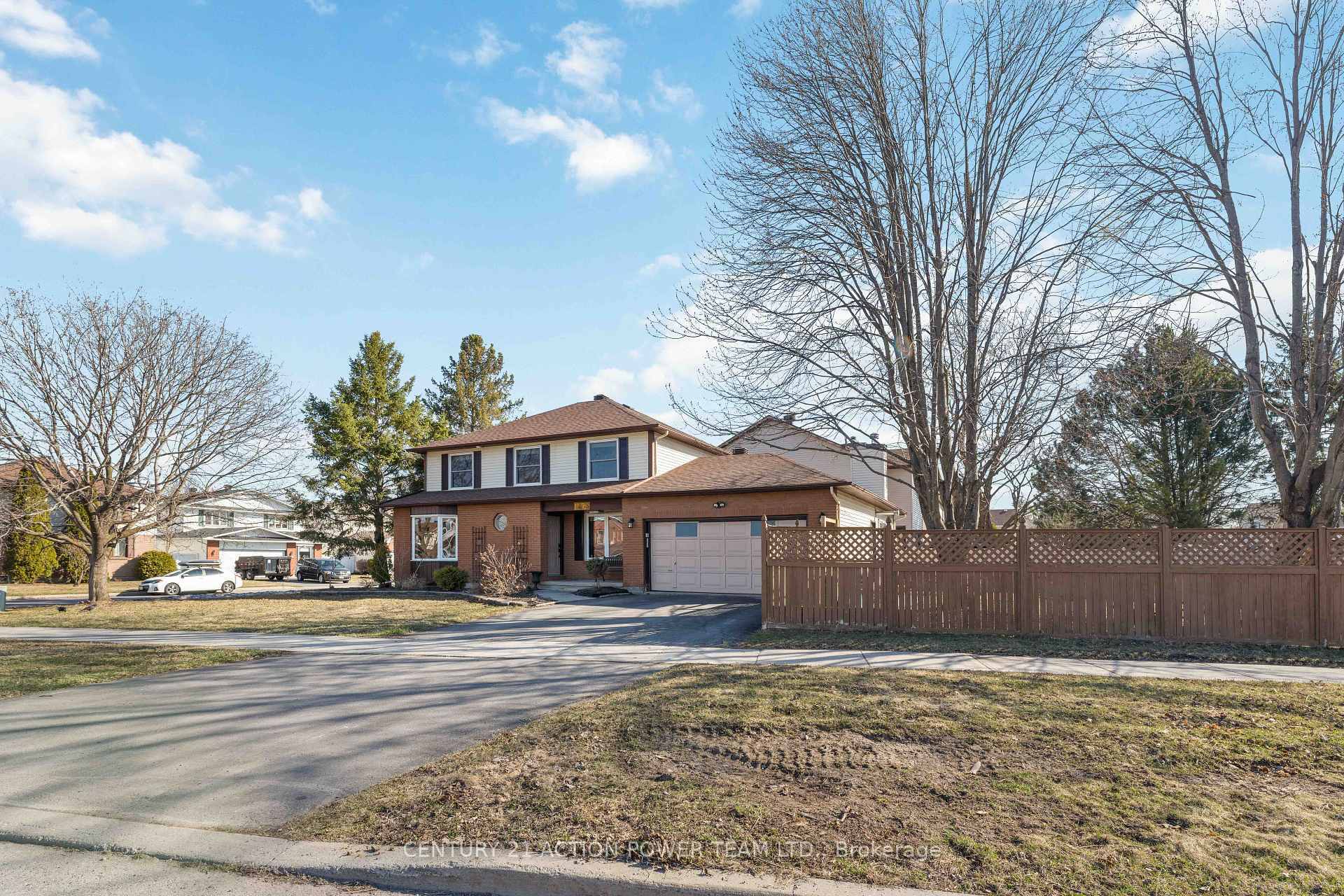 Property Photo:  1673 Barrington Street  ON K1C 4W9 