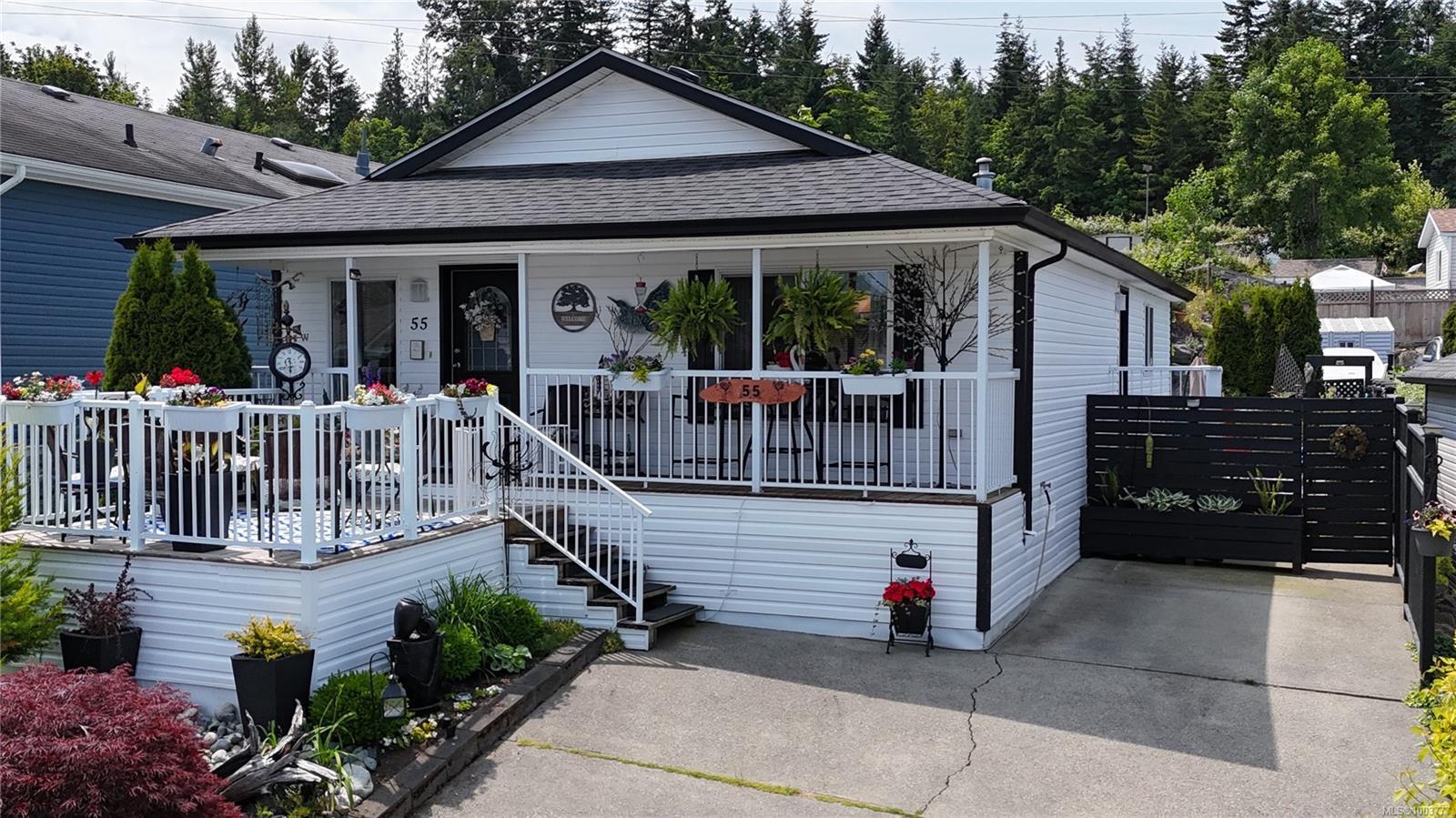 Property Photo: 658 Alderwood Dr 55 BC V9G 1R6