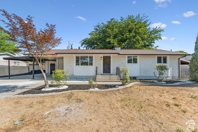 Property Photo: 147 E 1700 S UT 84058