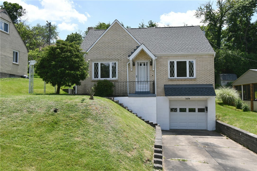 Property Photo: 3579 Middleboro Rd PA 15234
