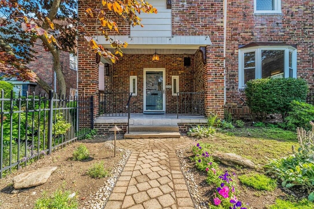 Property Photo: 6403 Beacon St PA 15217