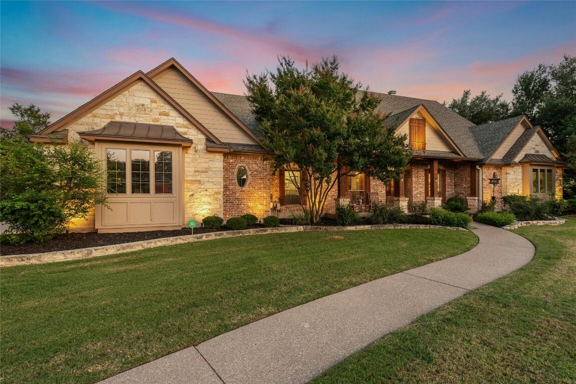 Property Photo:  121 Waterford Lane  TX 78628 