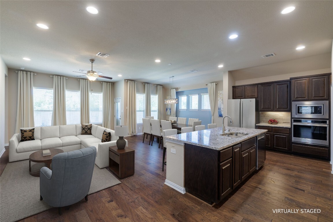 Property Photo:  304 Leon Loop  TX 78642 