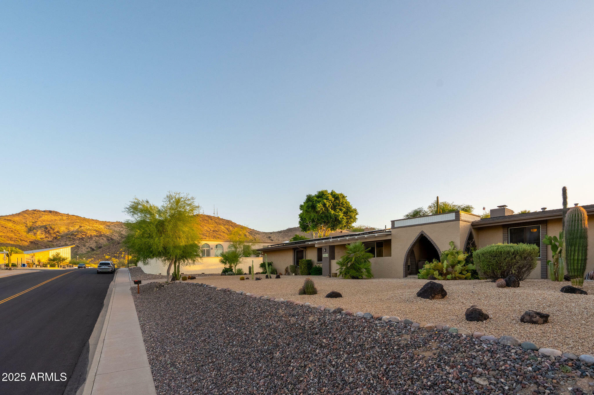 Property Photo: 13034 N 8th Avenue AZ 85029