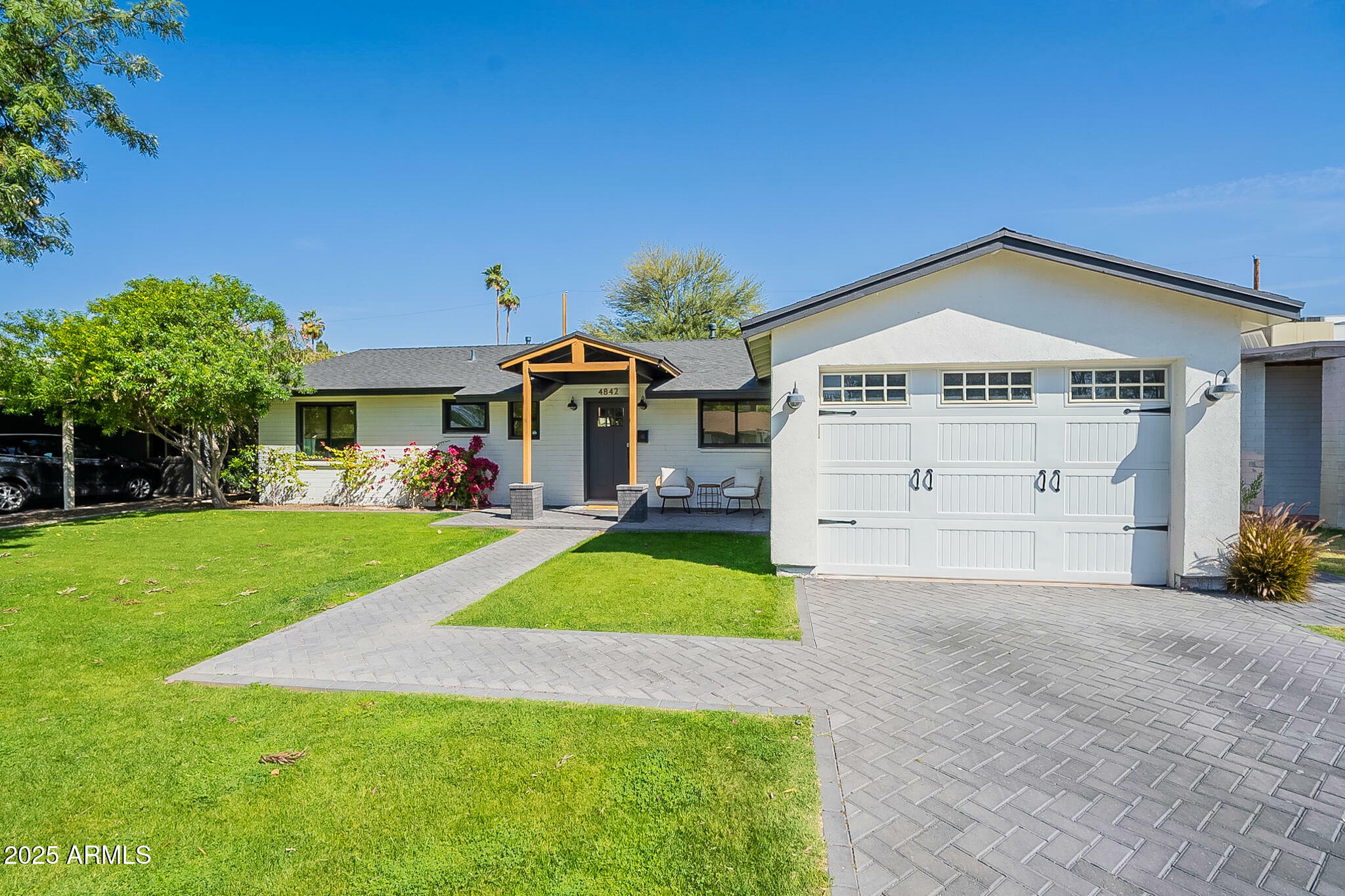 Property Photo: 4842 E Fairmount Avenue AZ 85018