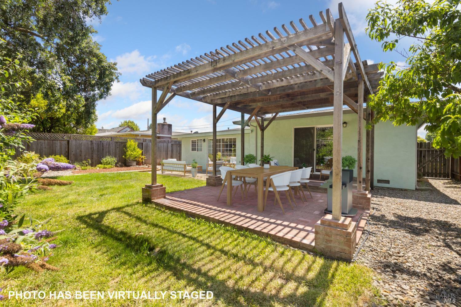 Property Photo:  652 Corlano Avenue  CA 95404 