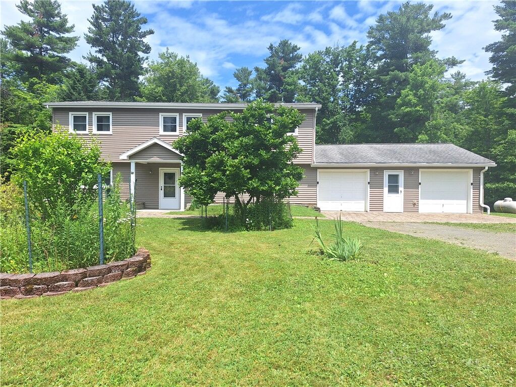 Property Photo:  10 Redwood Lane  NY 14850 