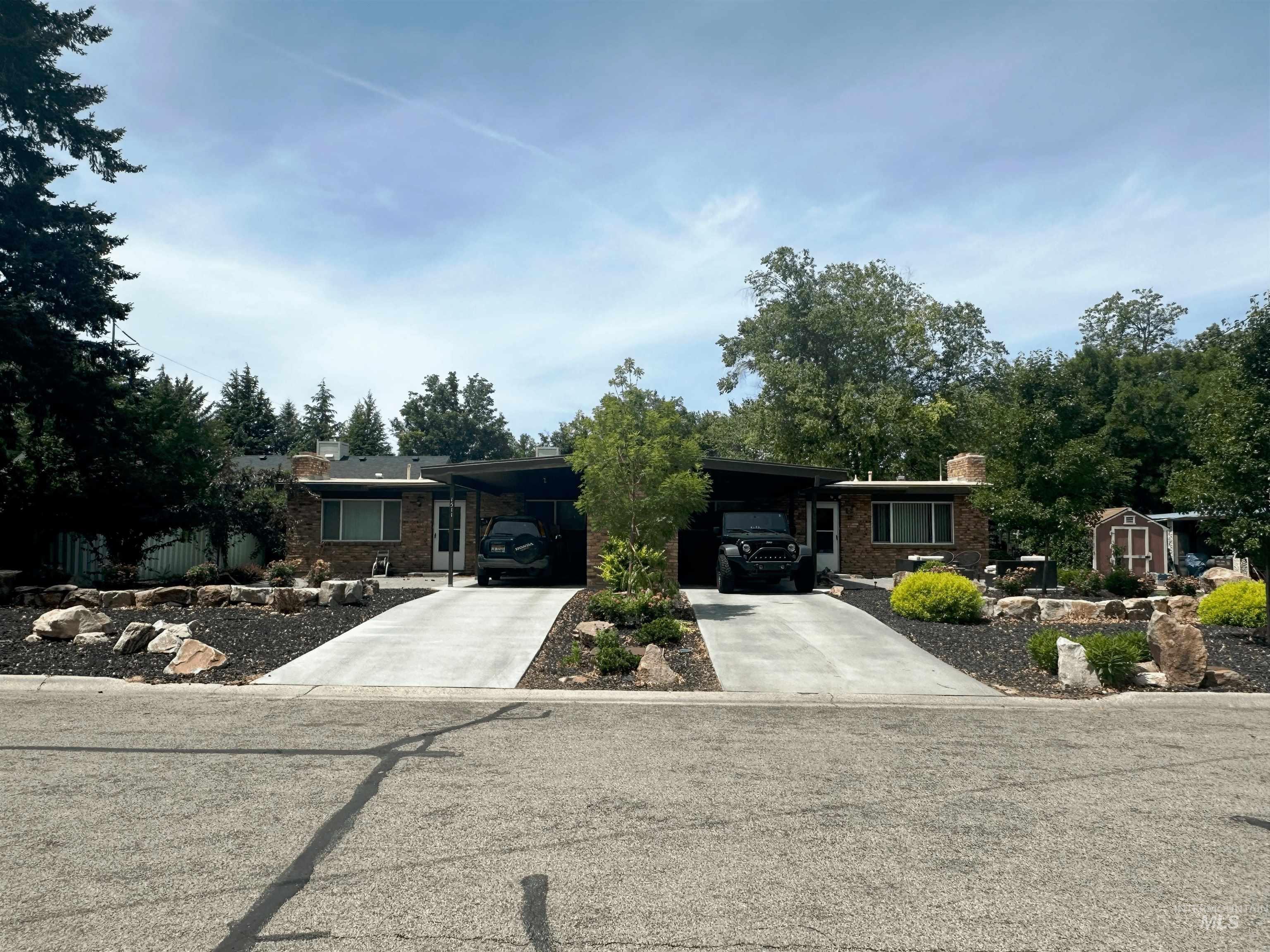 Property Photo:  1509-1511 S Arcadia St  ID 83705 