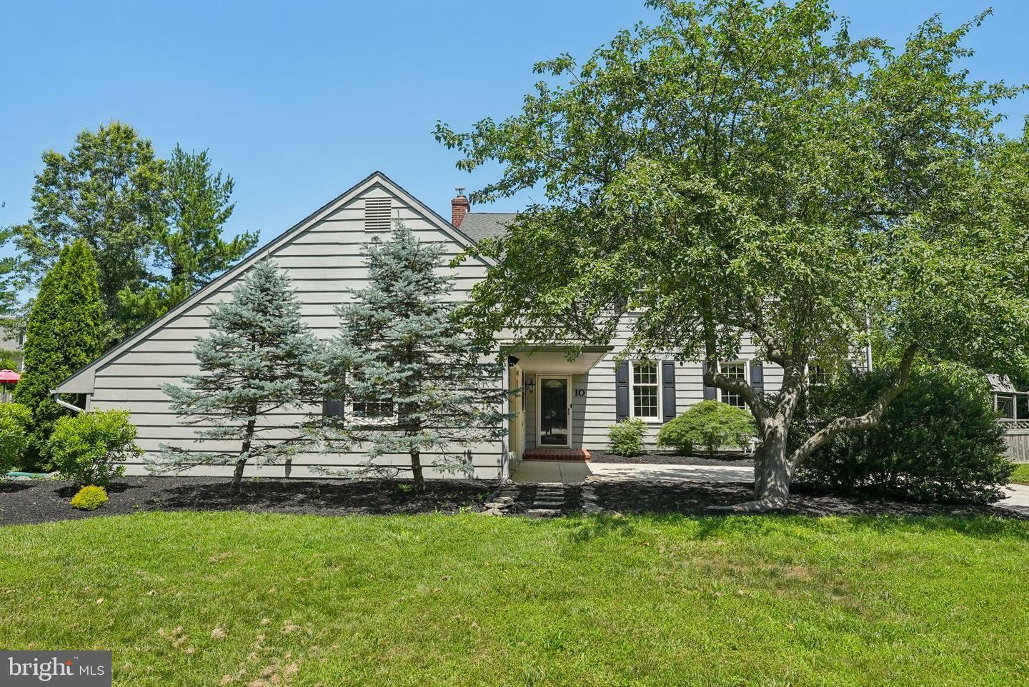 Property Photo: 10 Rooftree Road NJ 08003
