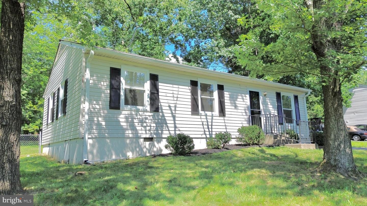 Property Photo: 405 Cleveland Court VA 22407
