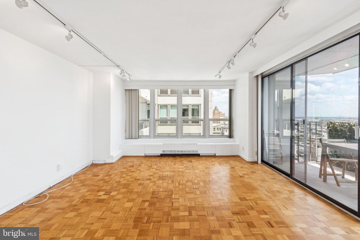 Property Photo: 224 W Rittenhouse Square 30 2911 PA 19103
