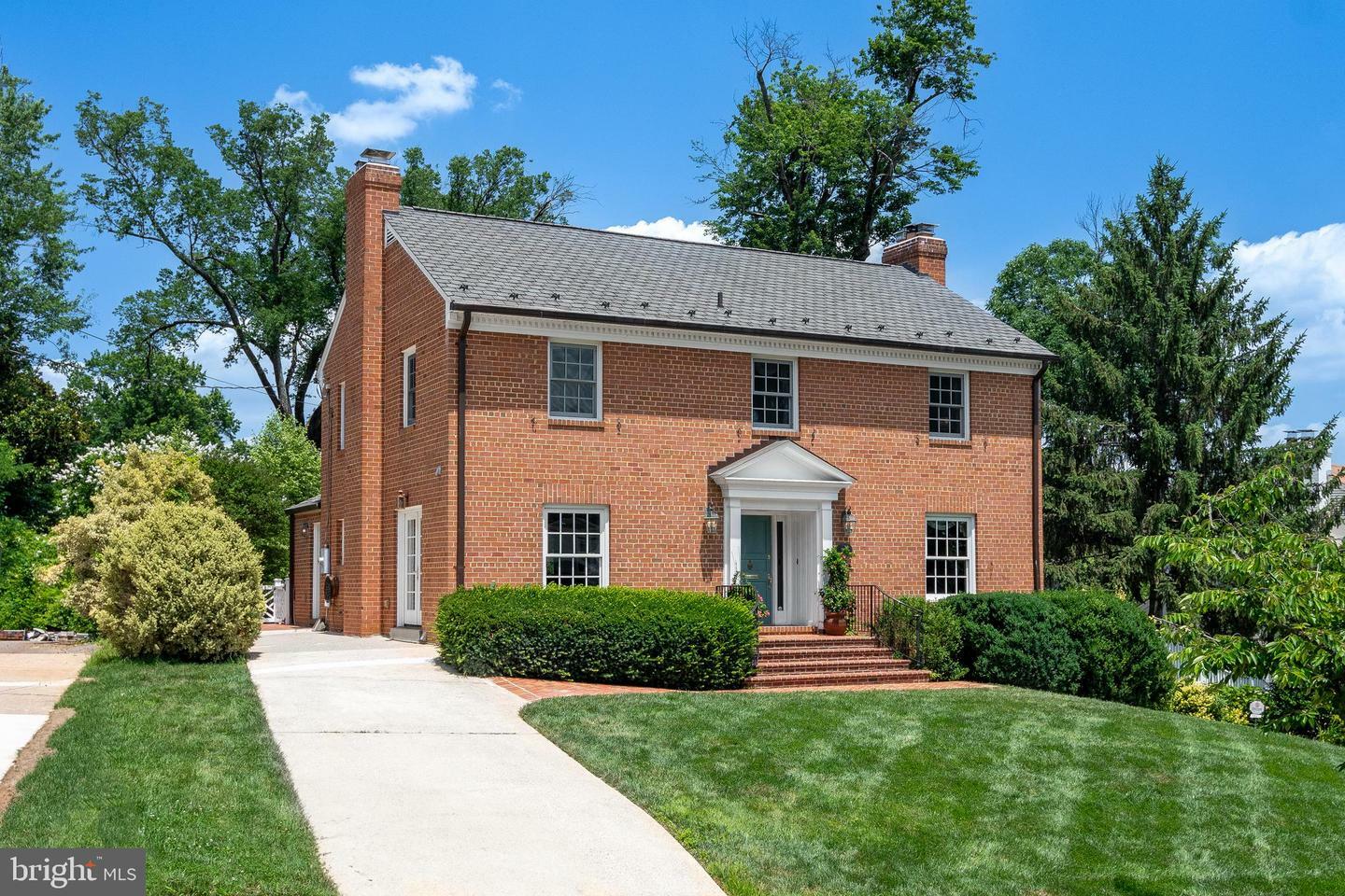 1305 Trinity Drive  Alexandria VA 22314 photo