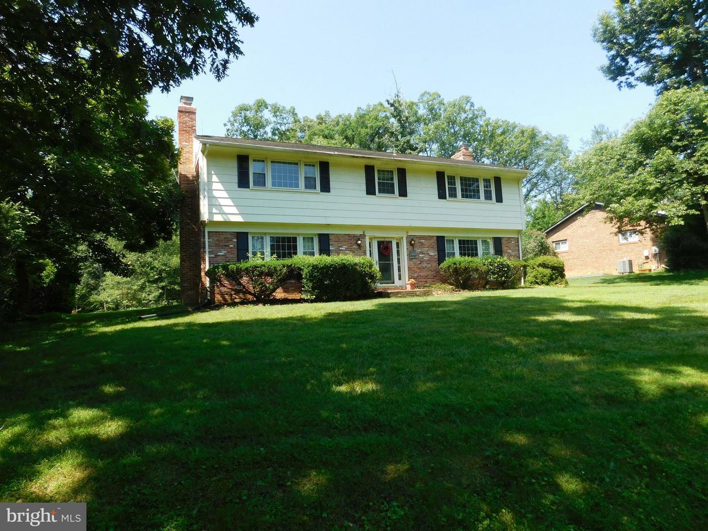 Property Photo: 12109 Stirrup Road VA 20191