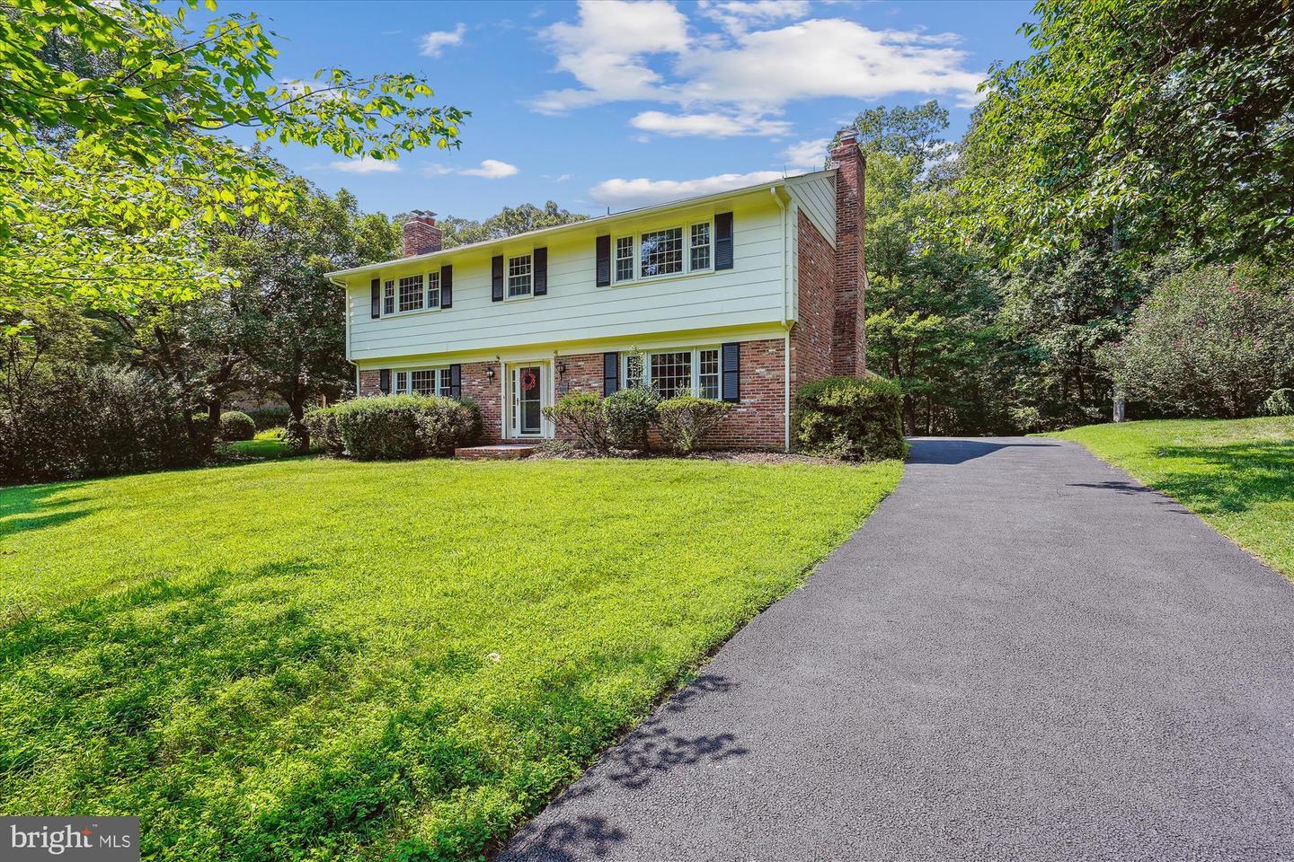 Property Photo: 12109 Stirrup Road VA 20191