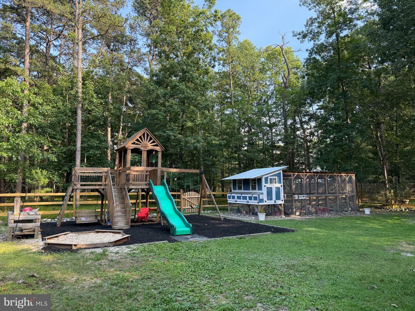 Property Photo: 4 Scarlet Oak Mews NJ 08055