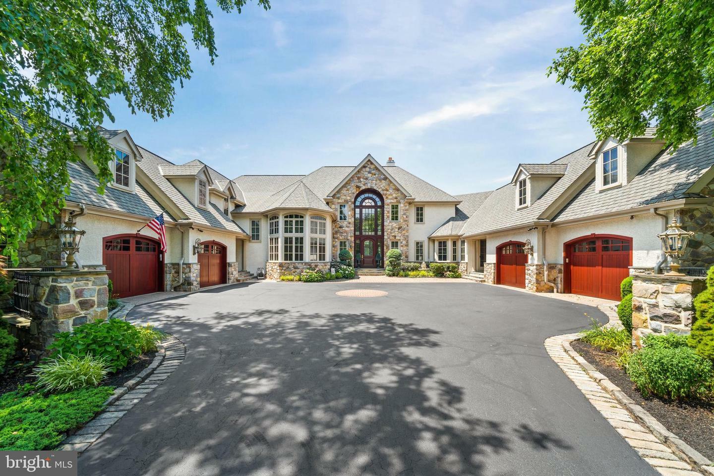 Property Photo: 115 Centrenest Lane DE 19807
