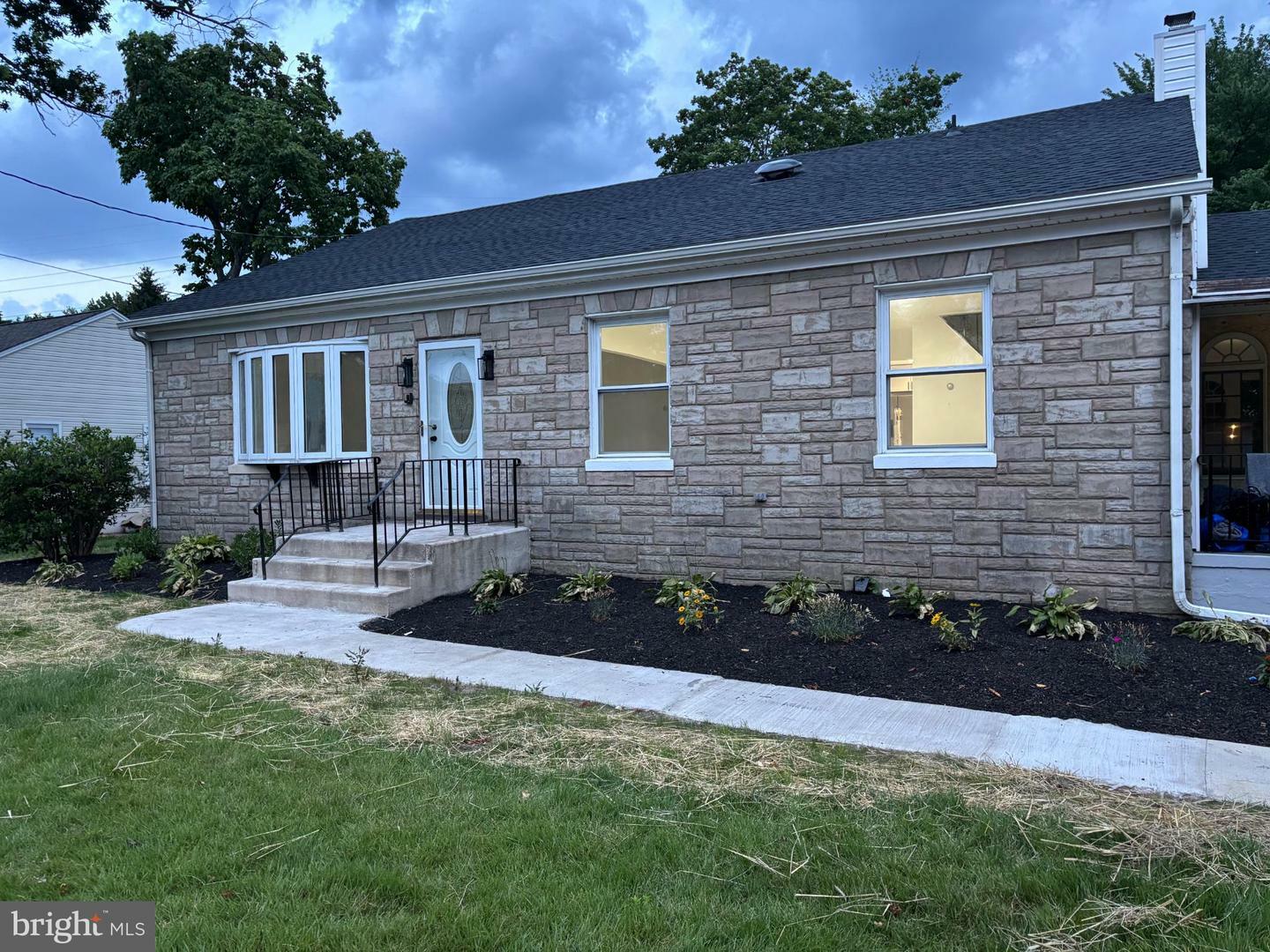 583 Edinburg Road  Trenton NJ 08619 photo