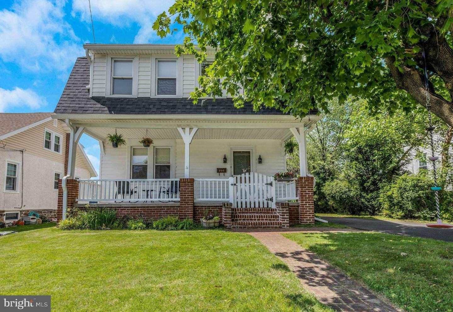 Property Photo:  250 Maple Avenue  PA 19038 