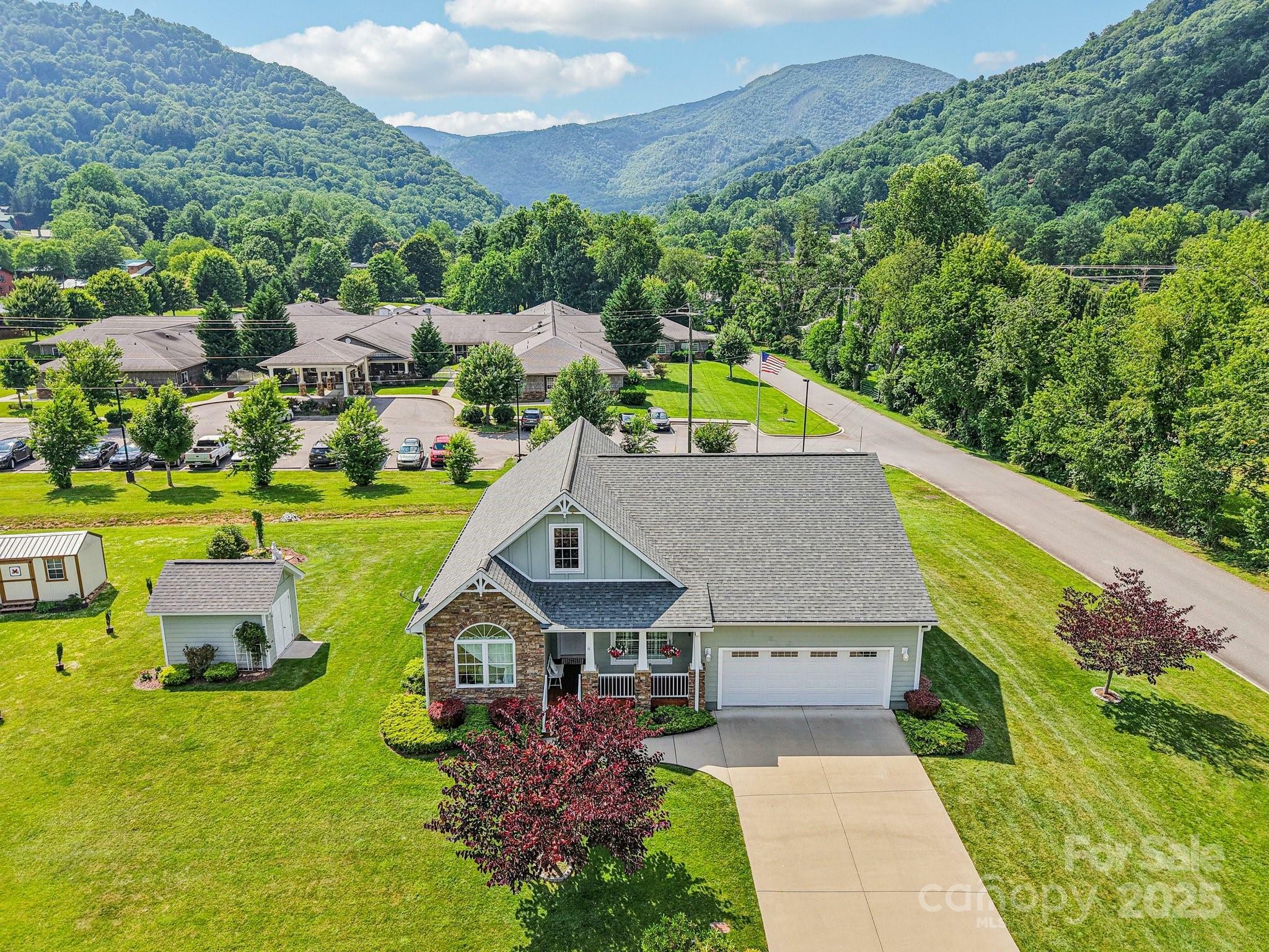 Property Photo:  8 Amos Court  NC 28751 