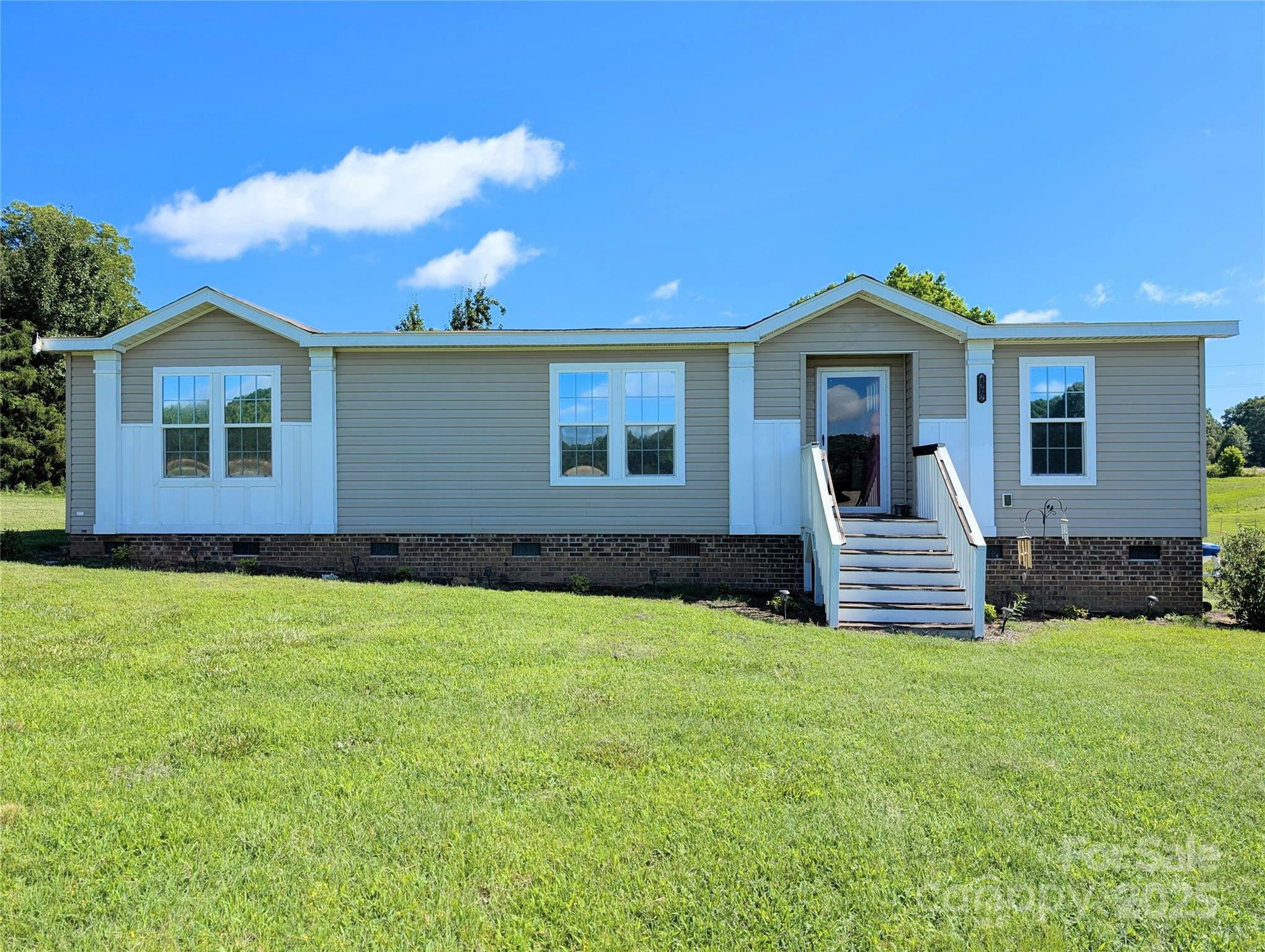 Property Photo: 4713 White Store Road NC 28174