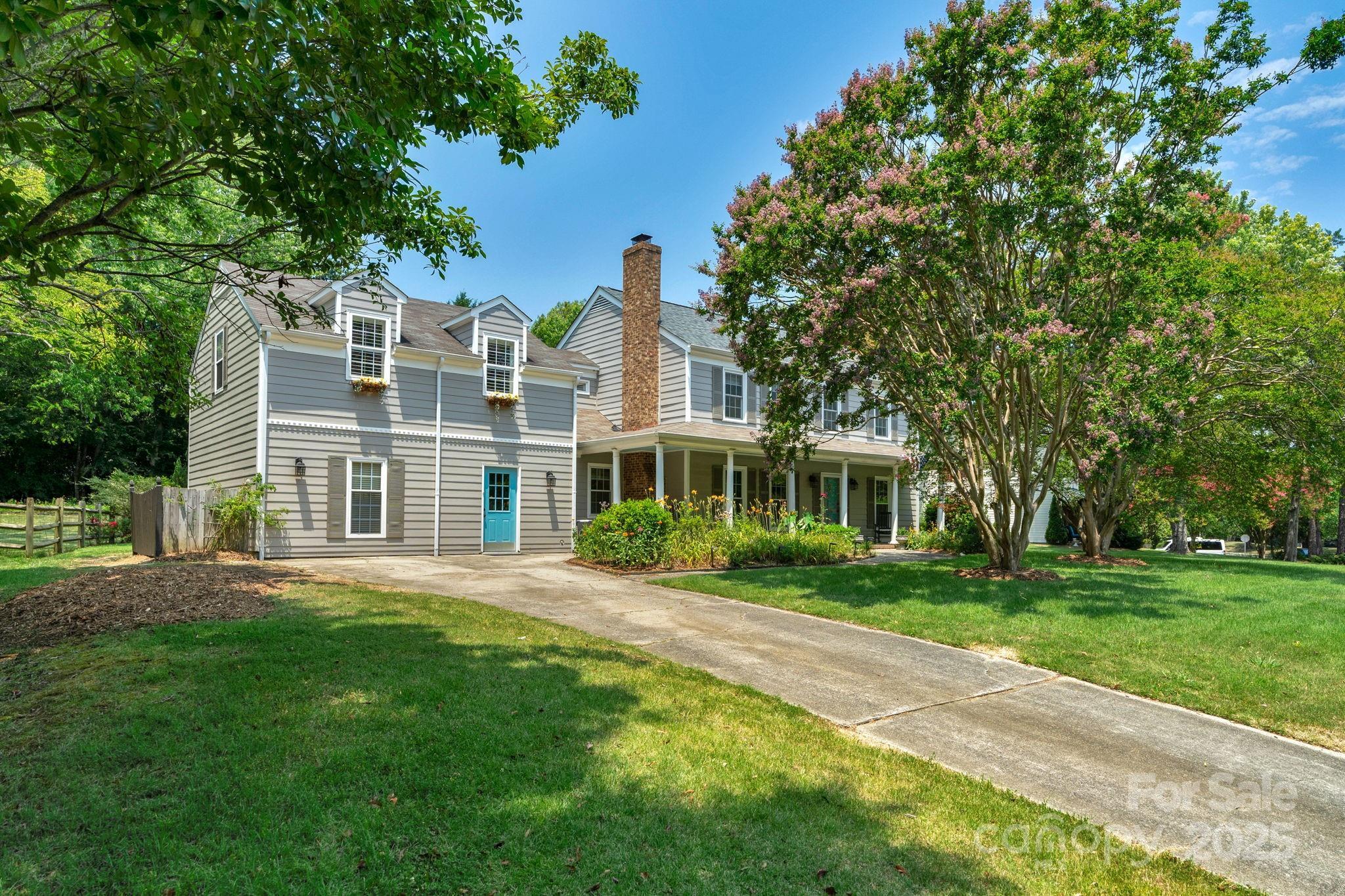 Property Photo: 2125 Lawton Bluff Road NC 28226