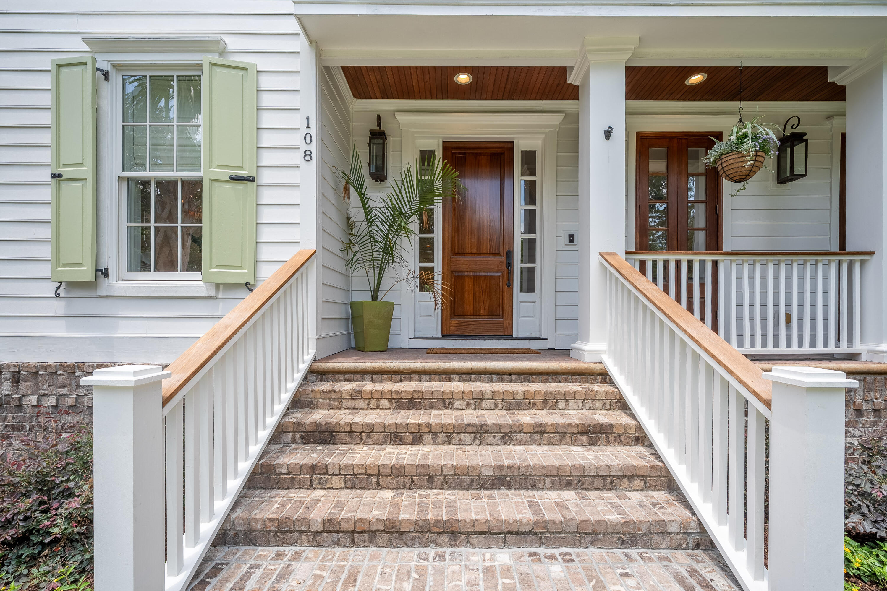 Property Photo:  108 Live Oak Drive  SC 29464 
