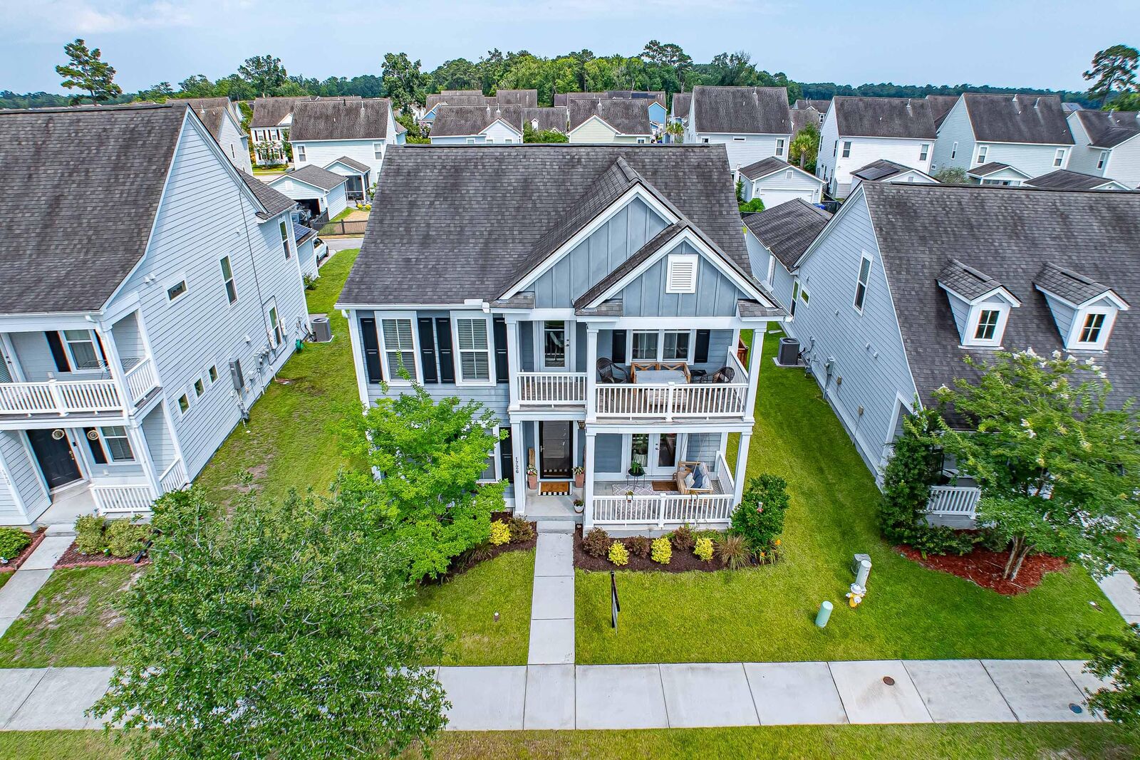 Property Photo: 1726 Winfield Way SC 29414
