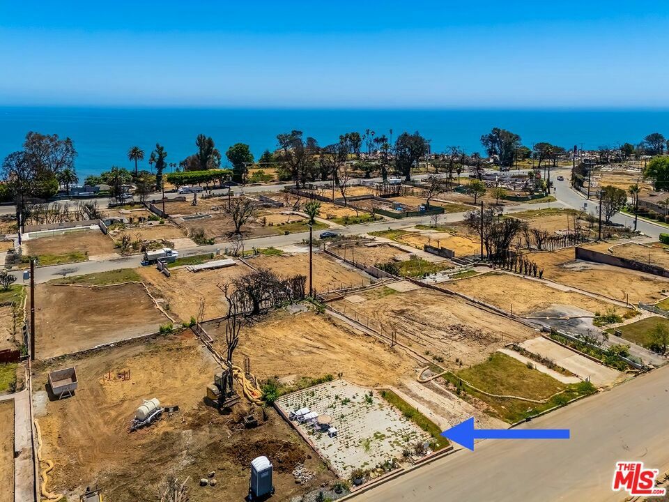 Property Photo: 16930 Bollinger Dr CA 90272