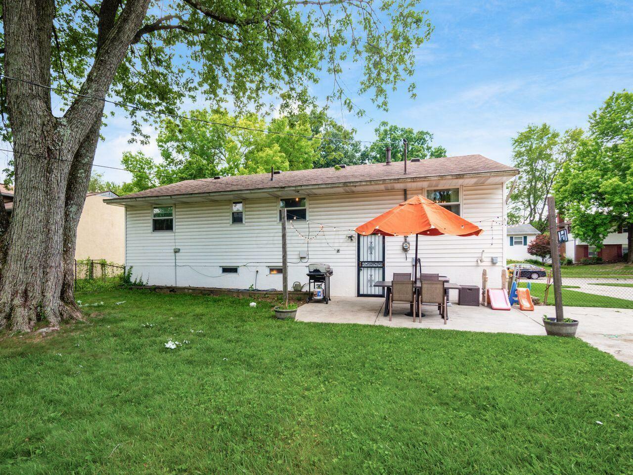 Property Photo: 1208 Belden Road OH 43229