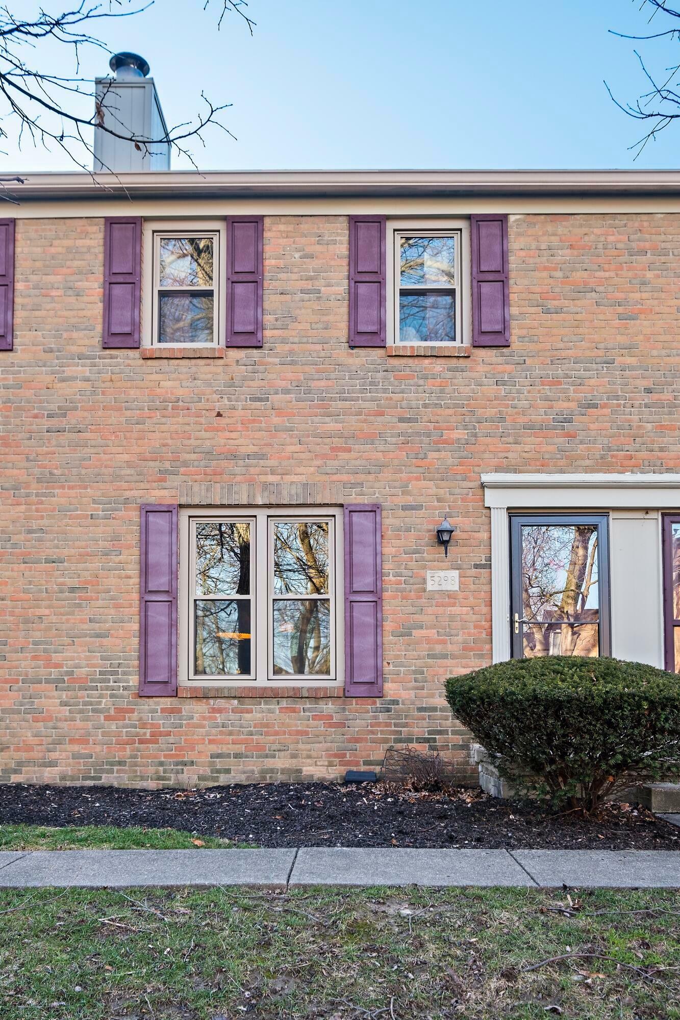 Property Photo: 5298 Bethel Woods Drive OH 43220