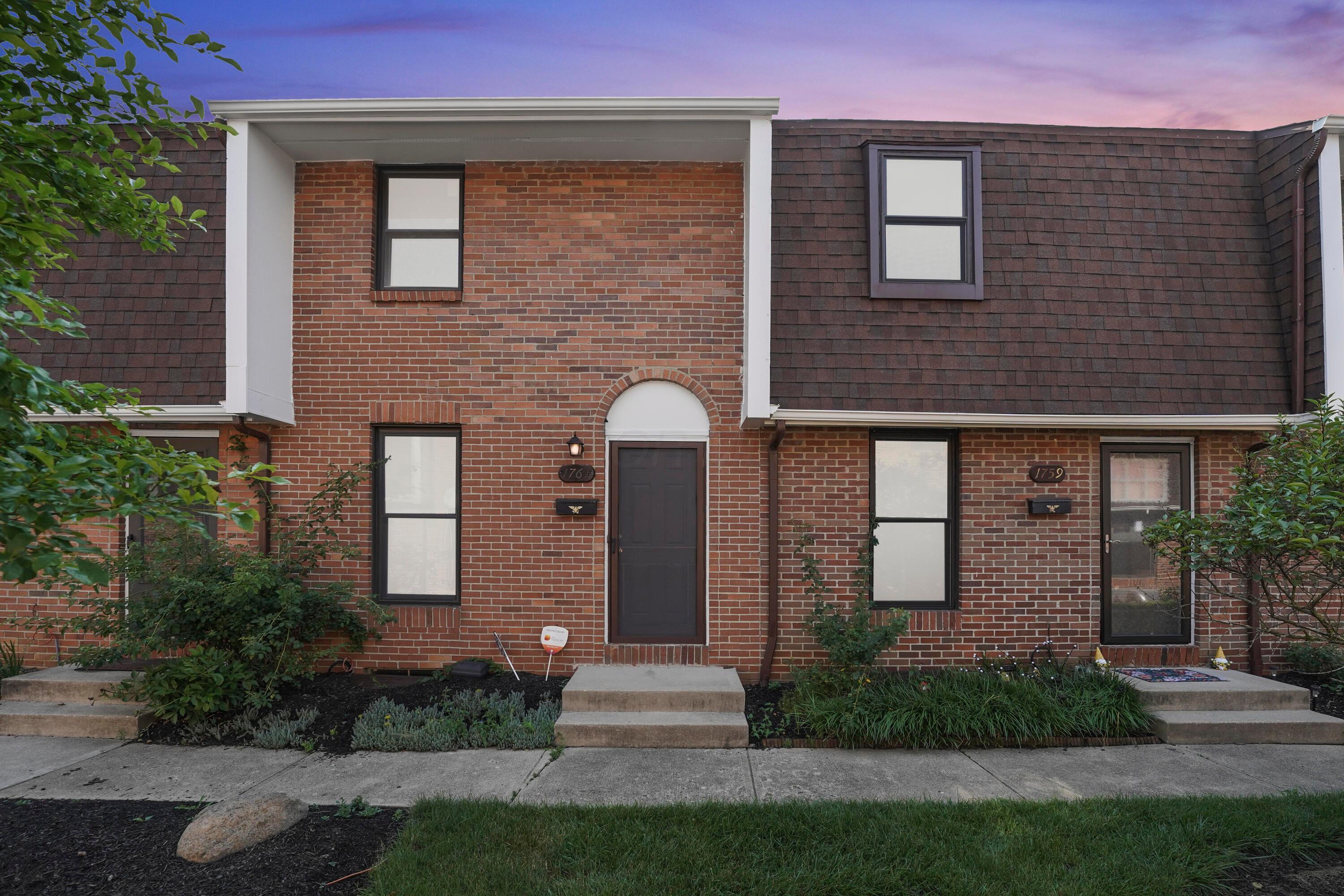 Property Photo: 1761 Willoway N Circle OH 43220