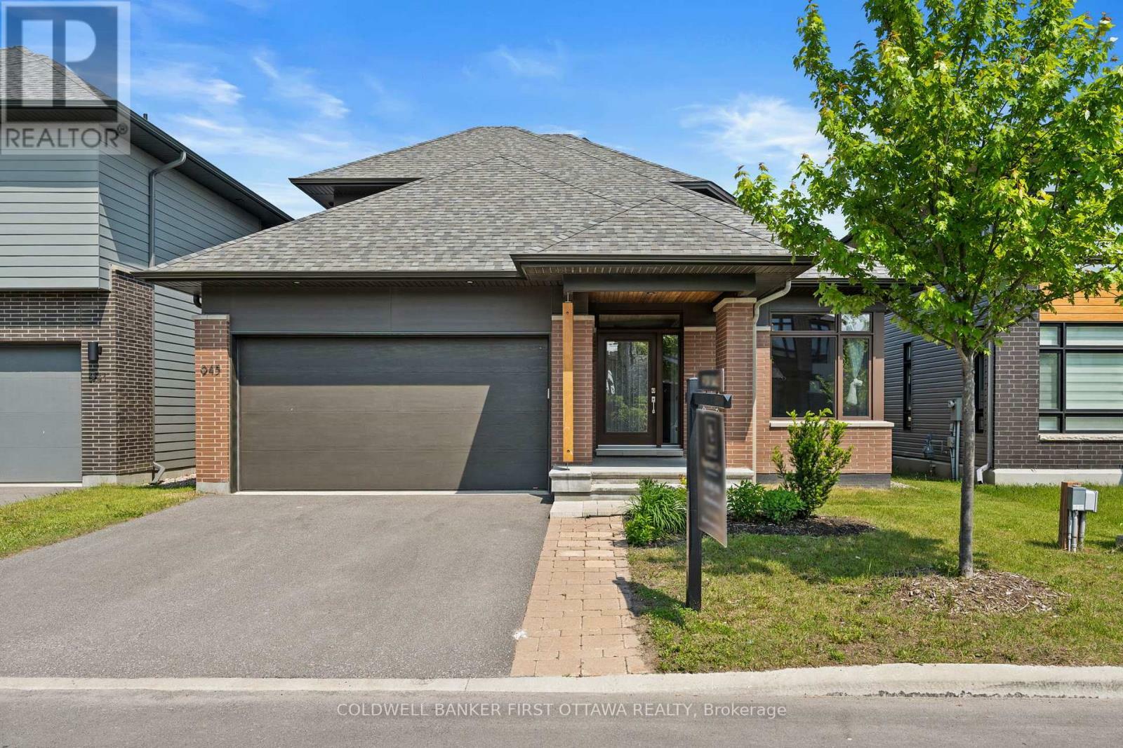 945 Islington Way  Ottawa ON K1T 0T7 photo
