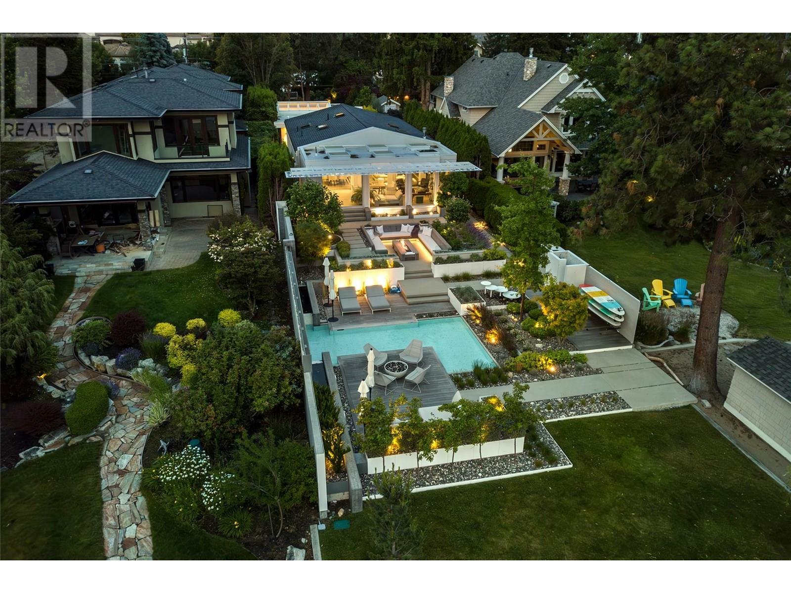 Photo de la propriété: 4110 Lakeshore Road BC V1W 1V6