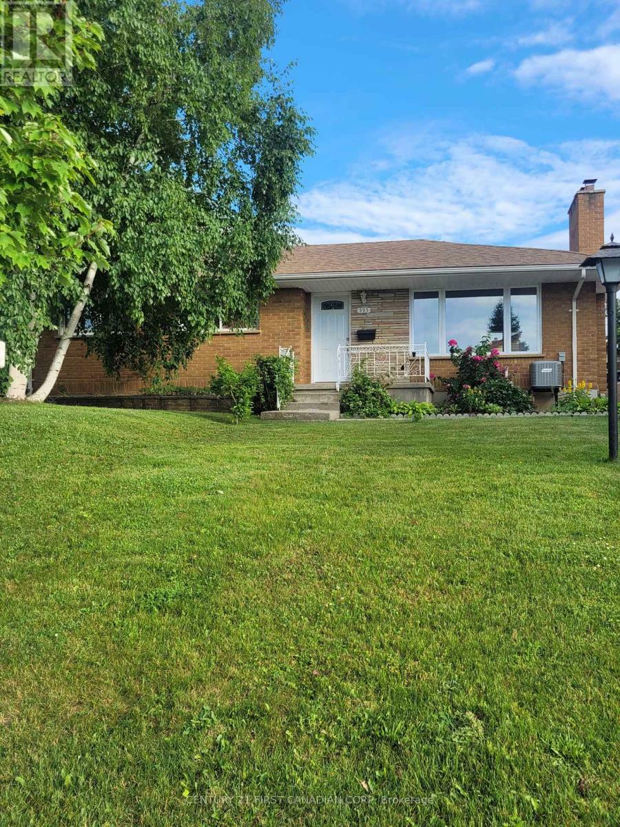 Property Photo: 393 Chippendale Crescent ON N5Z 3G1