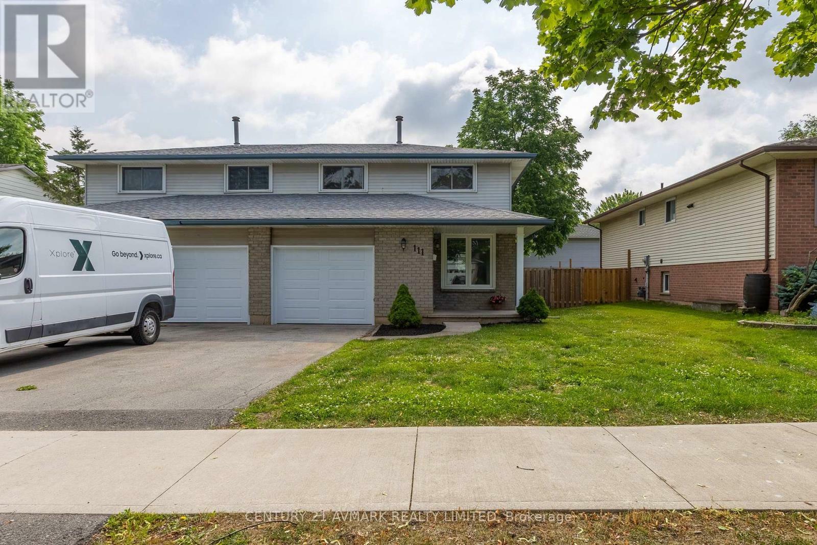 Photo de la propriété: 111 Northgate Drive ON L3C 5Y3