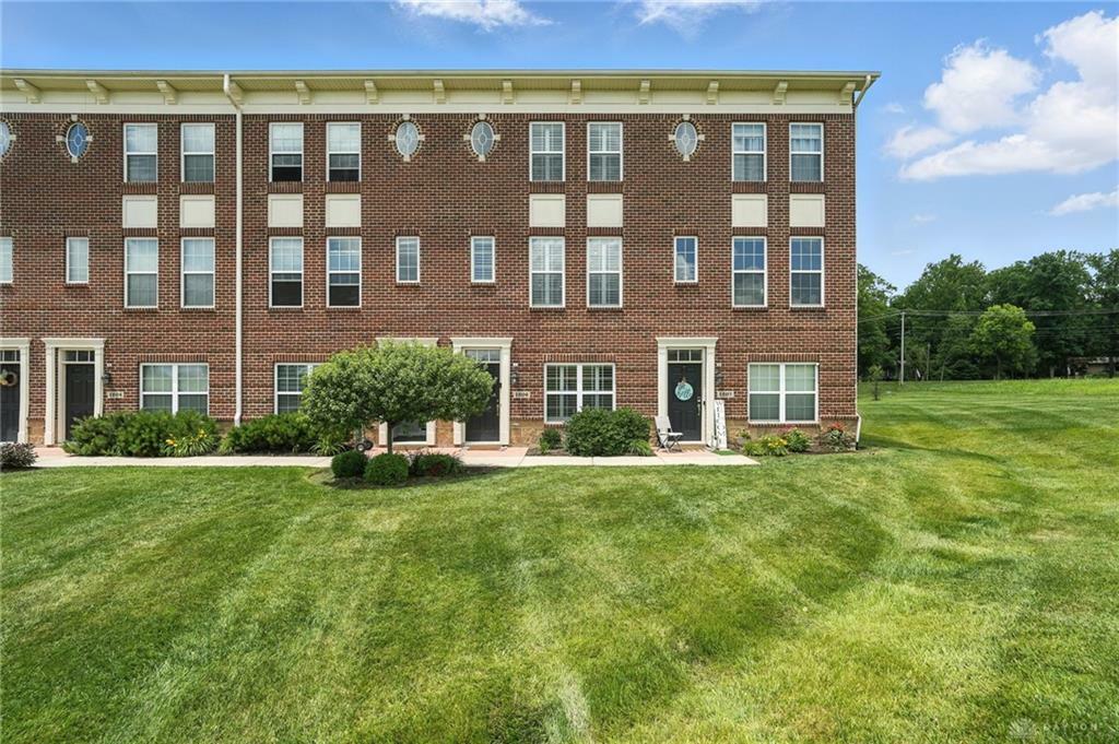 Property Photo: 1206 Parklake Row OH 45066